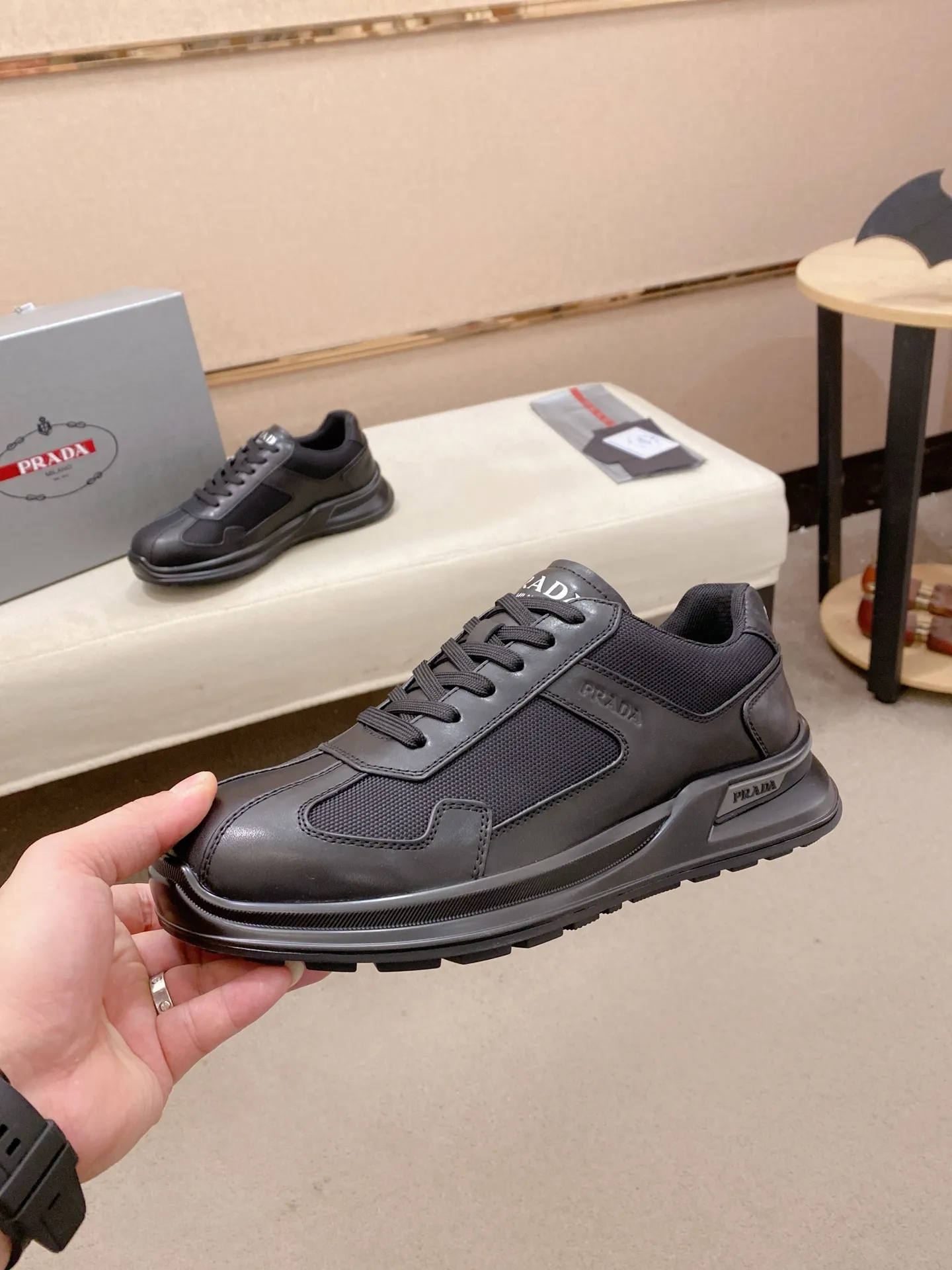 Factory price 600💰 ✔️✔️✔️High version High-quality new PRADA (Prada) counters are on the market at the same time, new men's shoes, 😘fabrics imported first-layer cowhide with waterproof materials, purely handmade. Lining: Full cowhide lining. 👍🏿 High-end ☄️ air-cushion molded anti-slip rubber outsole, exquisite lines, simple and elegant, comfortable and high-end for leisure travel. Code number: 38 to 45